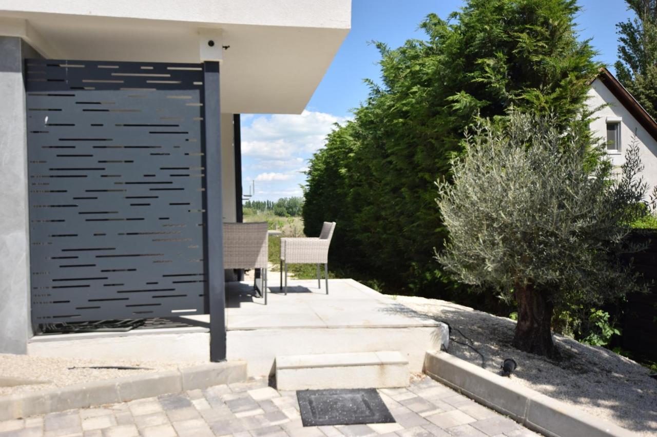 Olive Apartman Alsóörs Exteriör bild